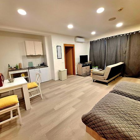 Apartments Midnight City Дубровник Екстериор снимка