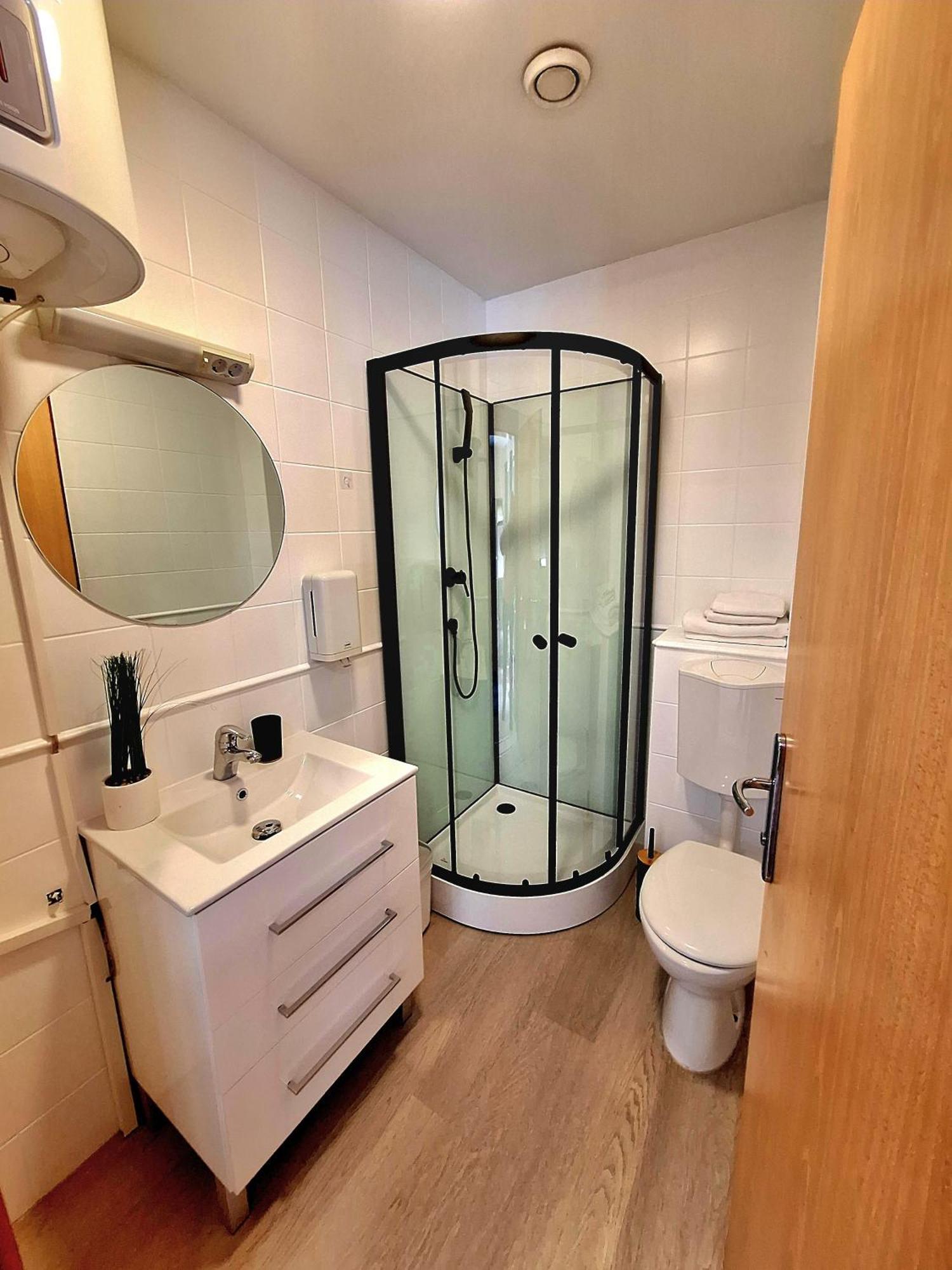 Apartments Midnight City Дубровник Екстериор снимка